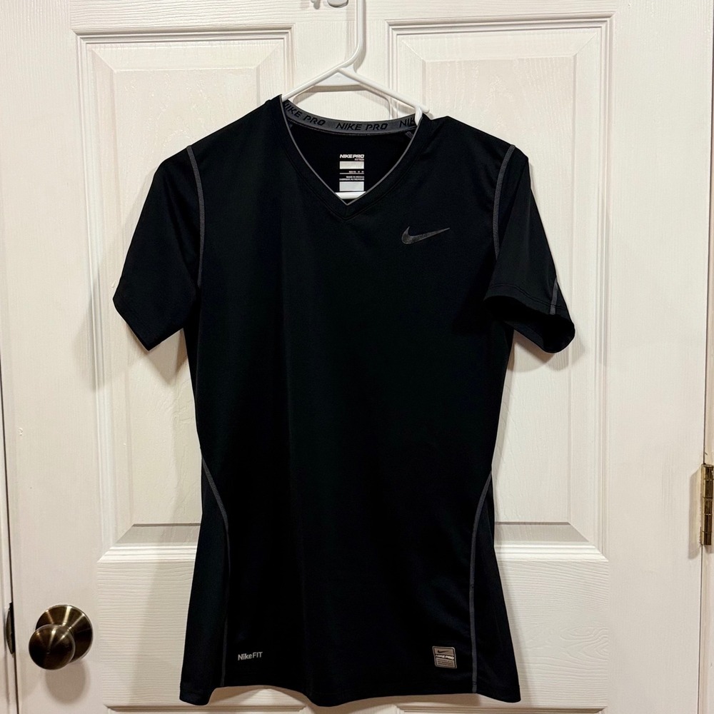 Nike Pro Fitted Womens Medium Black V-Neck Short Sleeve Training Shirt NikeFIT